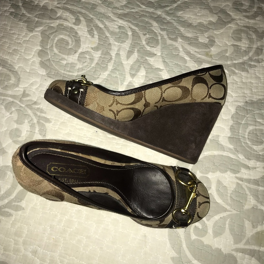 Coach Signature”Issy” Round Toe Wedge,Size-6.5 - Picture 5 of 12